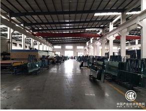 李抒航與顧端青實(shí)地考察青鷹并購(gòu)項(xiàng)目上海德聯(lián)玻璃廠，聚焦技術(shù)開發(fā)合作